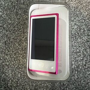 Apple MP3 Player - Pink and White